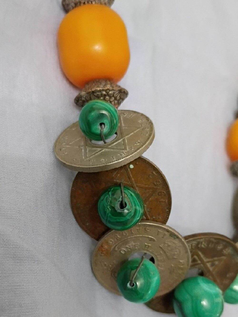 Vintage British West African Green and Amber Beaded Coin Trade Bead Necklace - Picture 2 of 15